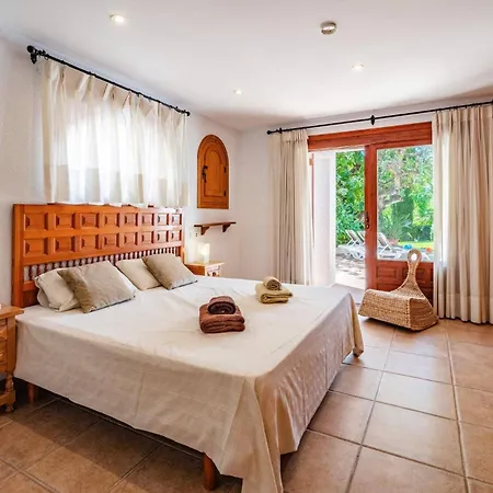 Jacqueline By Montgo