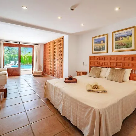 Jacqueline By Вилла