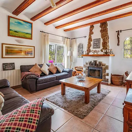 Jacqueline By Villa *