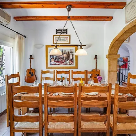 Jacqueline By Villa Montgo